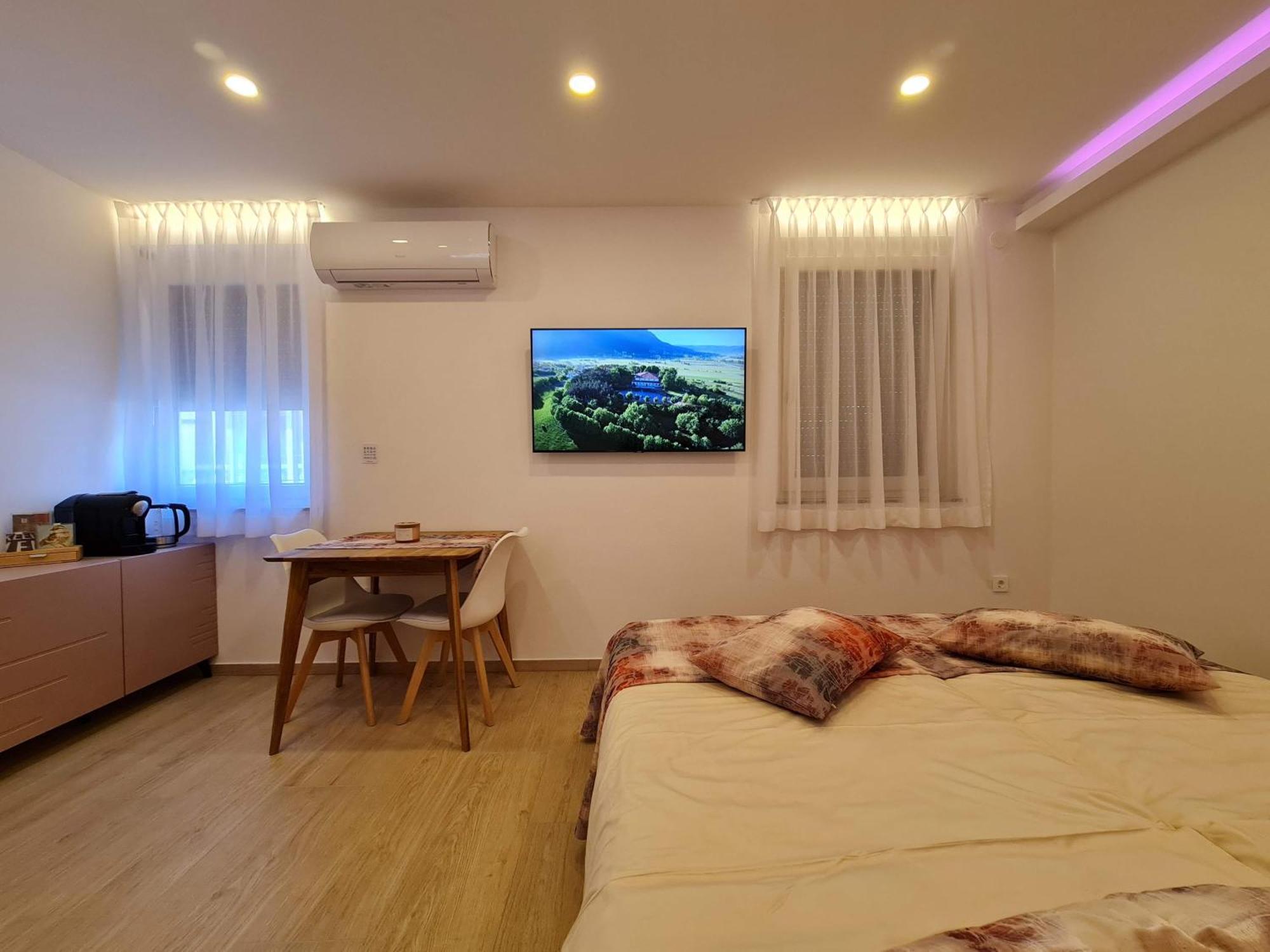 Restaurant & Apartments Getaway Pri Kobalu Vipava Room photo